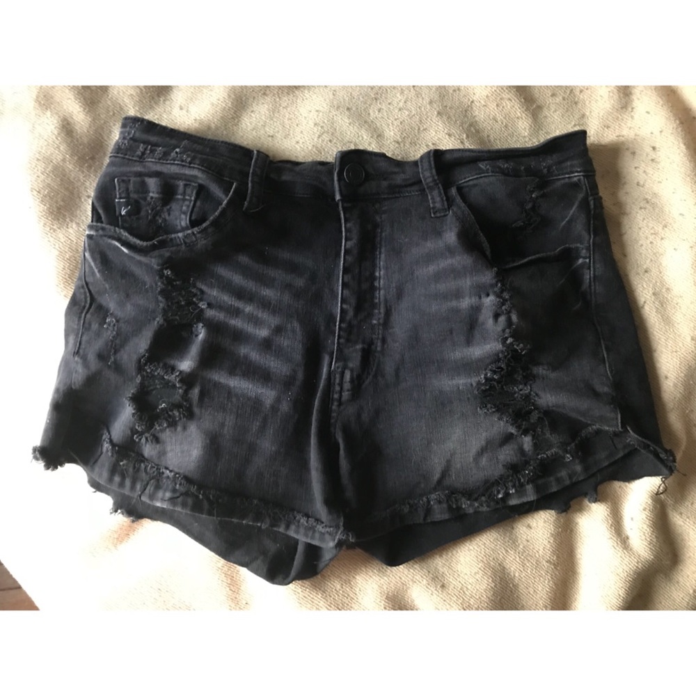 Black distressed short shorts